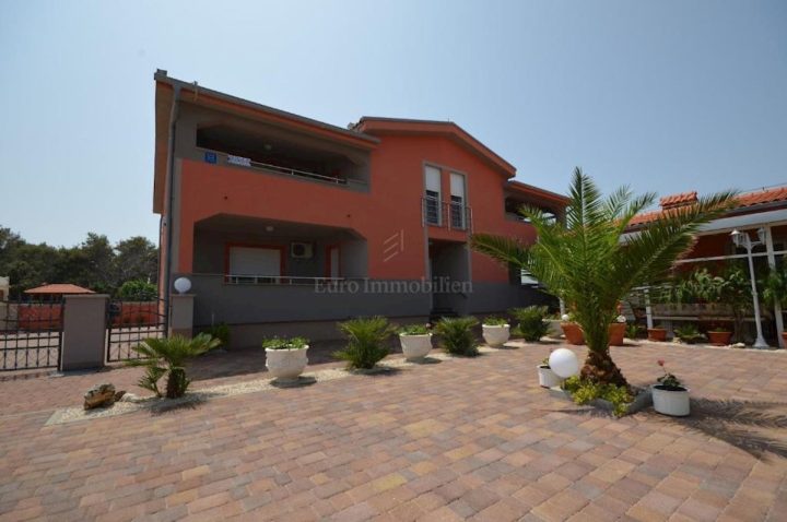 Dům na prodej 300 m² – Vir