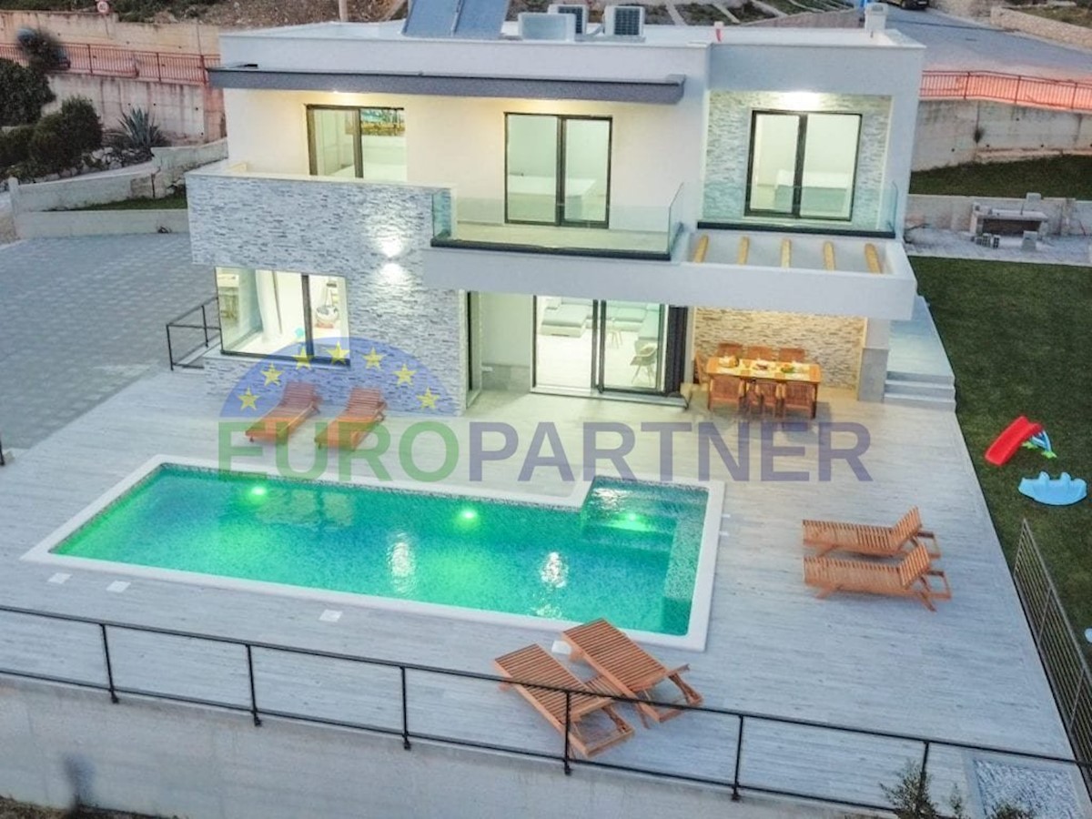 Casa In vendita - SPLITSKO-DALMATINSKA  SPLIT 