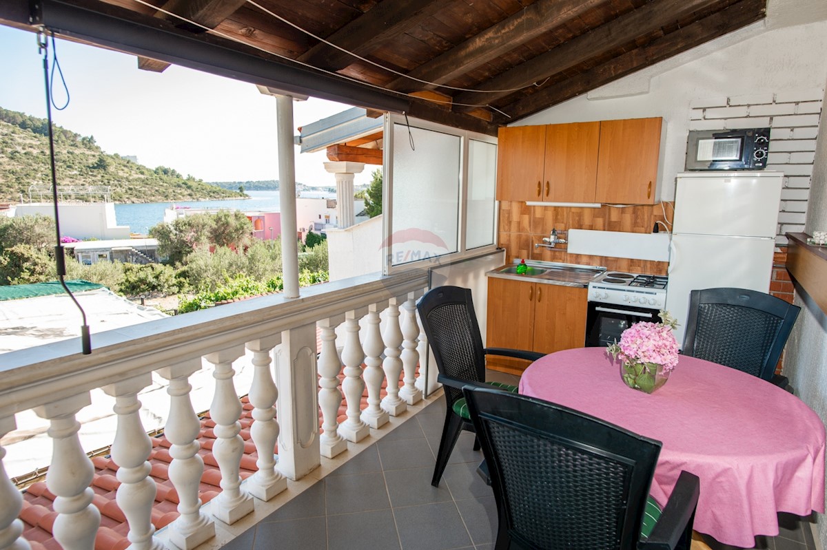 House For sale - ŠIBENSKO-KNINSKA  ROGOZNICA 