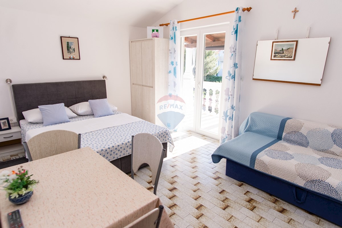 House For sale - ŠIBENSKO-KNINSKA  ROGOZNICA 