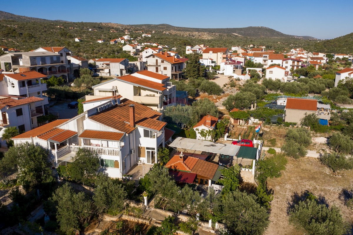 House For sale - ŠIBENSKO-KNINSKA  ROGOZNICA 