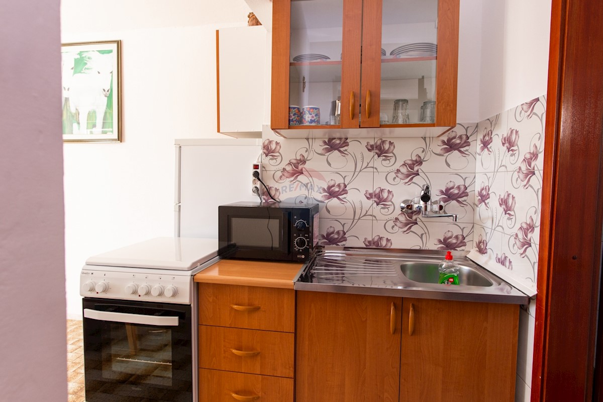 House For sale - ŠIBENSKO-KNINSKA  ROGOZNICA 