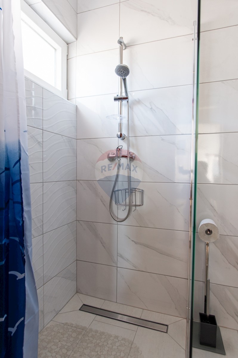 House For sale - ŠIBENSKO-KNINSKA  ROGOZNICA 