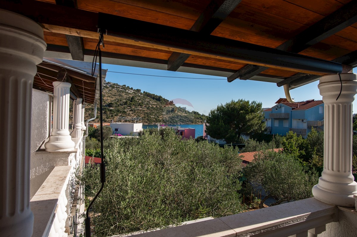House For sale - ŠIBENSKO-KNINSKA  ROGOZNICA 