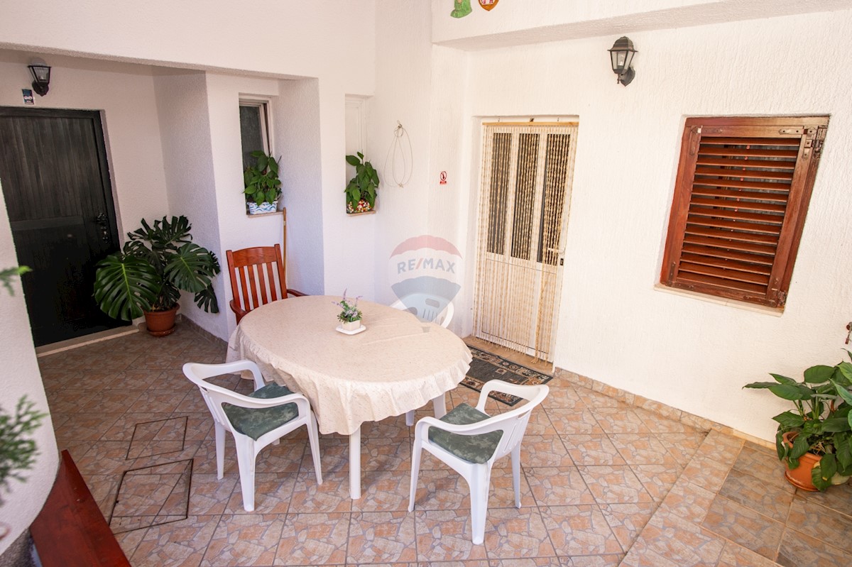 House For sale - ŠIBENSKO-KNINSKA  ROGOZNICA 