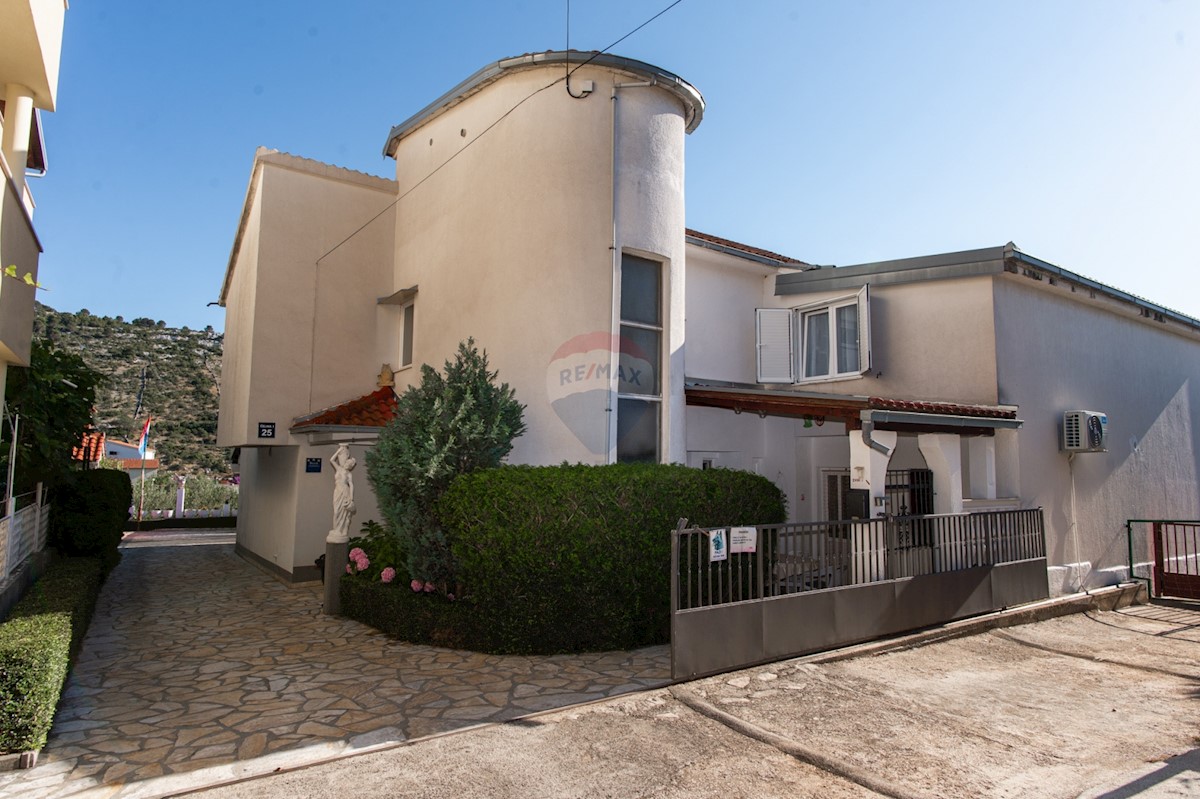 House For sale - ŠIBENSKO-KNINSKA  ROGOZNICA 