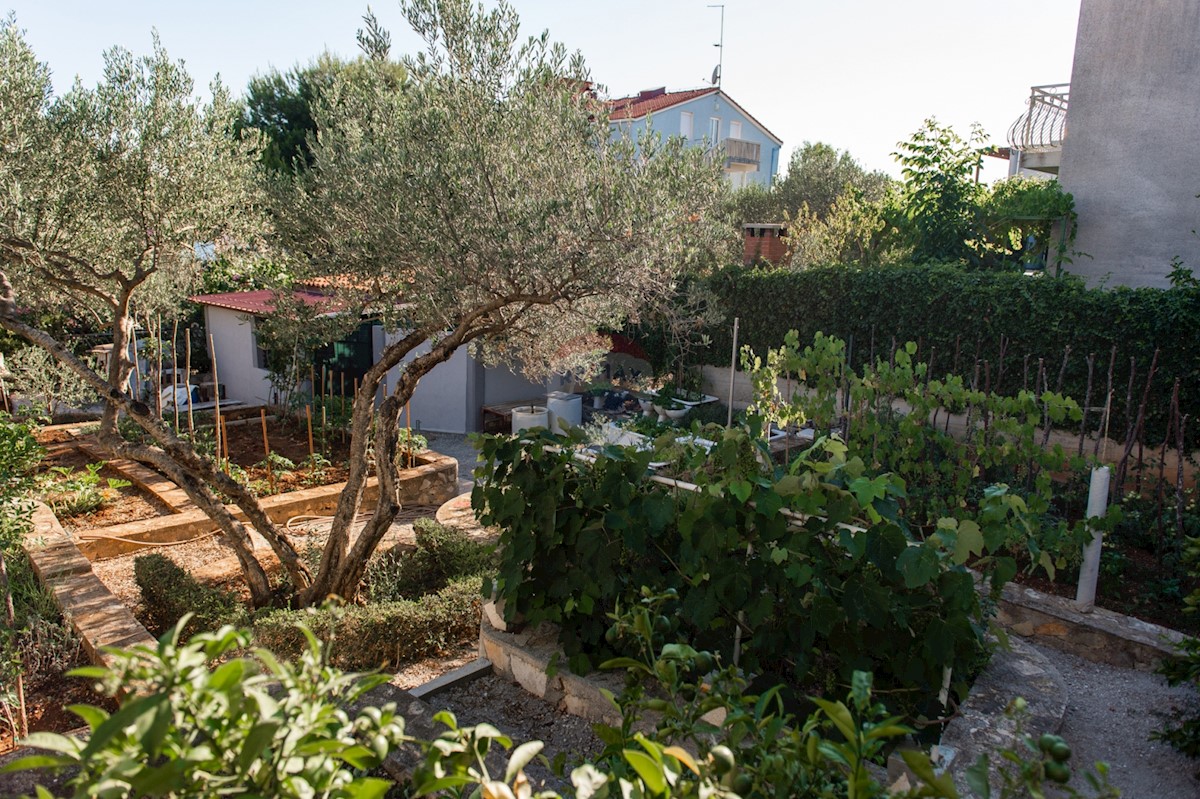 House For sale - ŠIBENSKO-KNINSKA  ROGOZNICA 