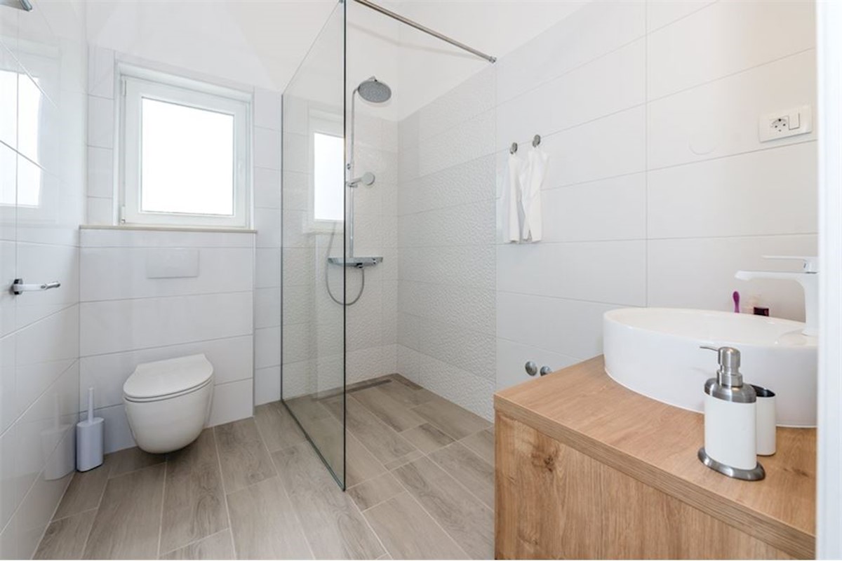Haus Zu verkaufen - ŠIBENSKO-KNINSKA  ŠIBENIK 