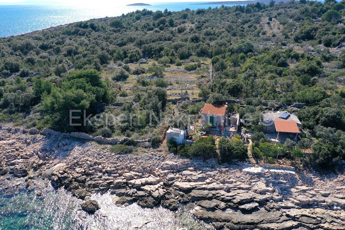 Land For sale - SPLITSKO-DALMATINSKA  TROGIR 