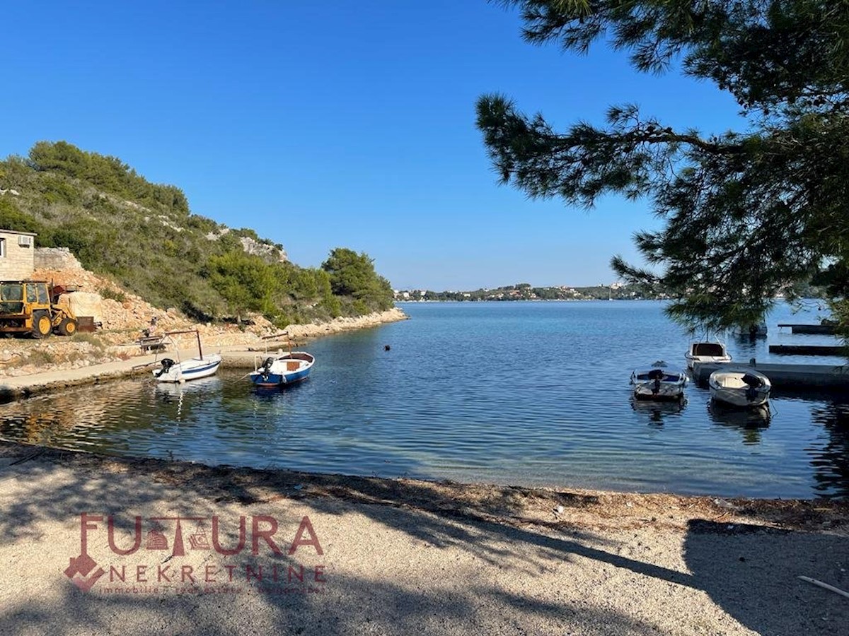 Terreno In vendita - SPLITSKO-DALMATINSKA  ŠOLTA 