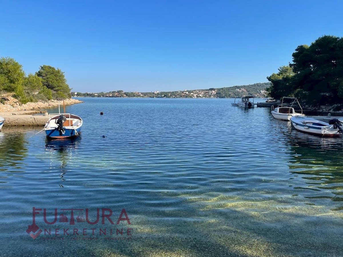 Terreno In vendita - SPLITSKO-DALMATINSKA  ŠOLTA 