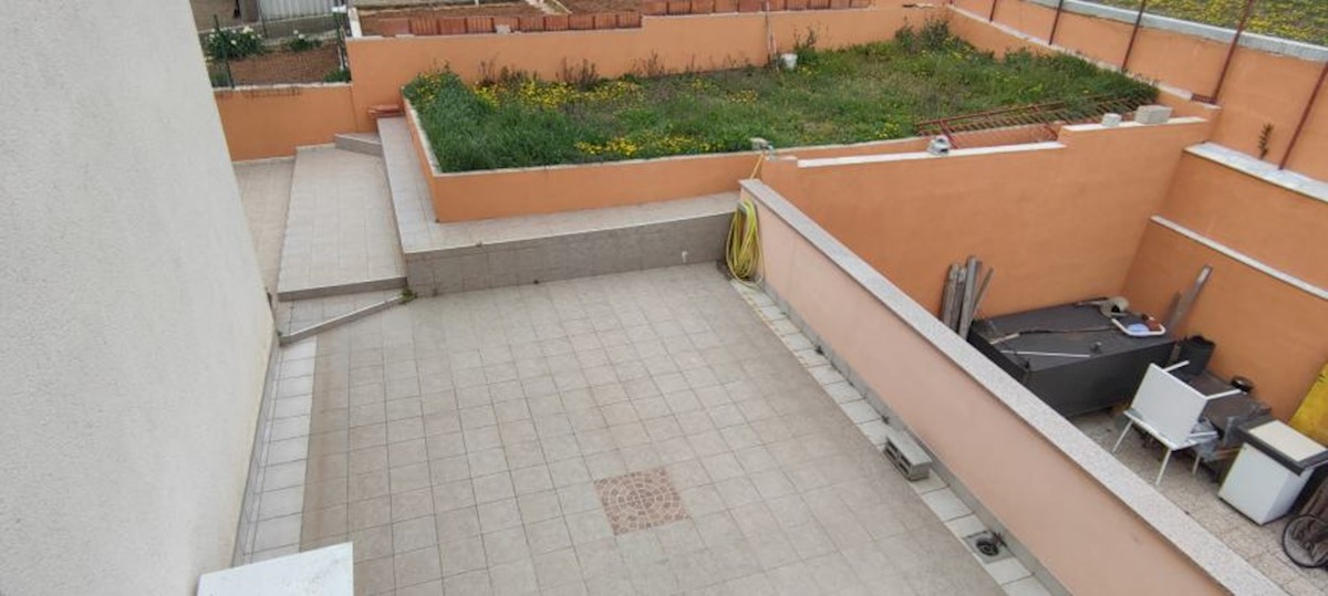 Hiša Na predaj - ISTARSKA  PULA 