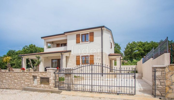 Maison à vendre 190 m² – Kaštelir