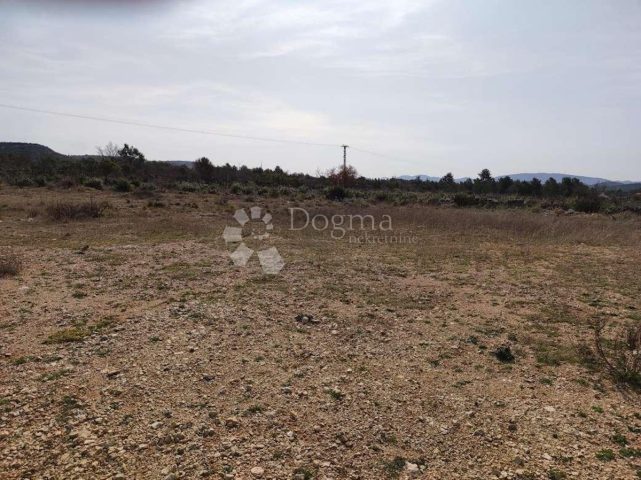 Land for sale 2412 m² – Dubrava Kod Šibenika