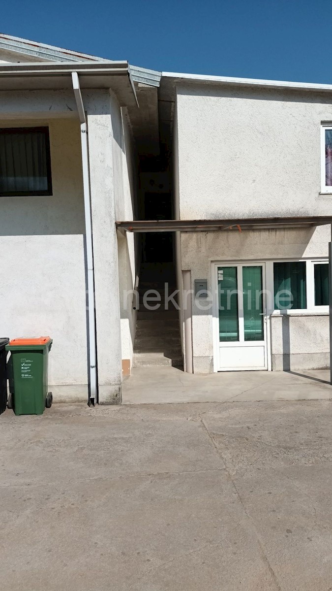 Business premises For sale - PRIMORSKO-GORANSKA  MATULJI 