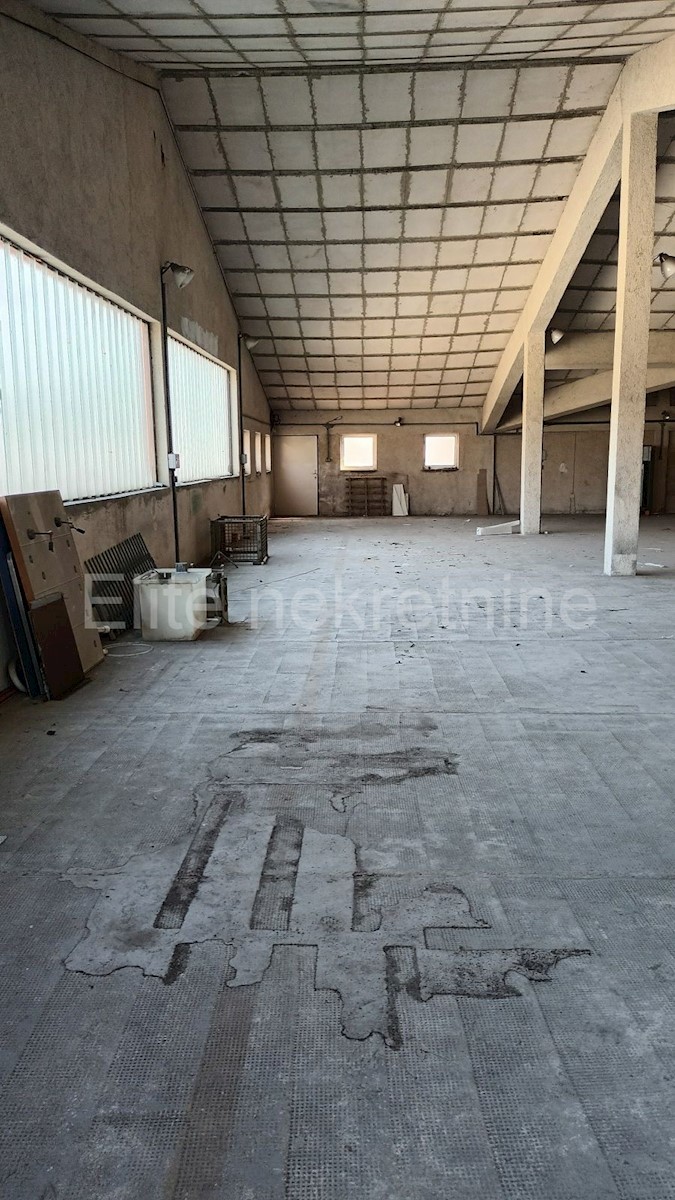 Business premises For sale - PRIMORSKO-GORANSKA  MATULJI 