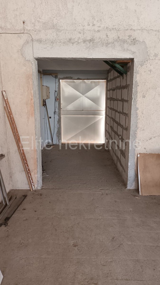 Business premises For sale - PRIMORSKO-GORANSKA  MATULJI 