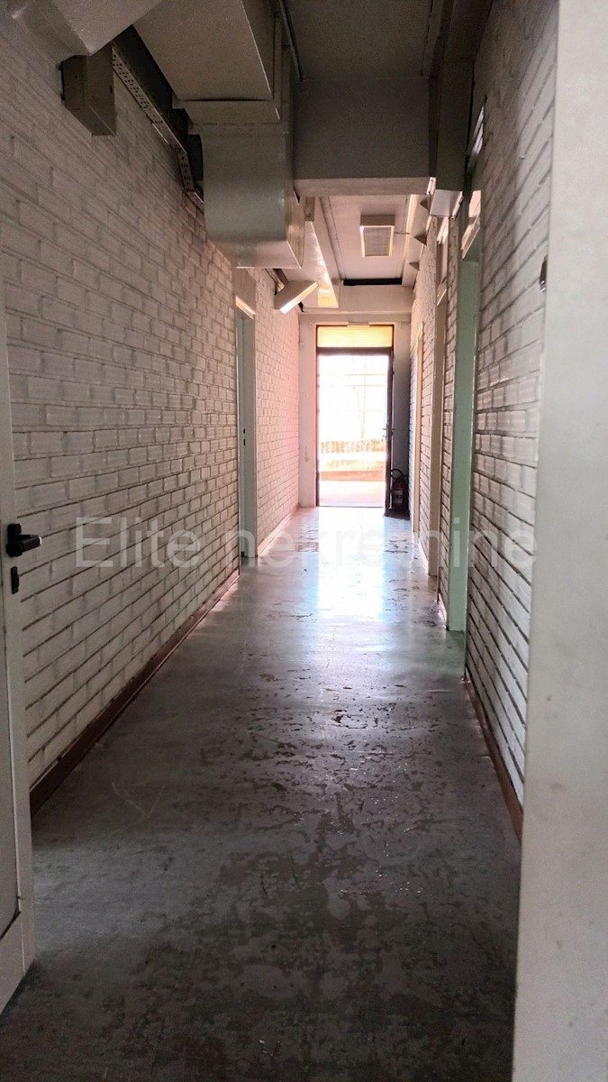 Business premises For sale - PRIMORSKO-GORANSKA  MATULJI 