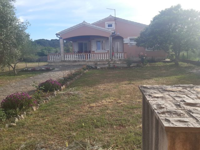 House for sale 304 m² – Ugljan
