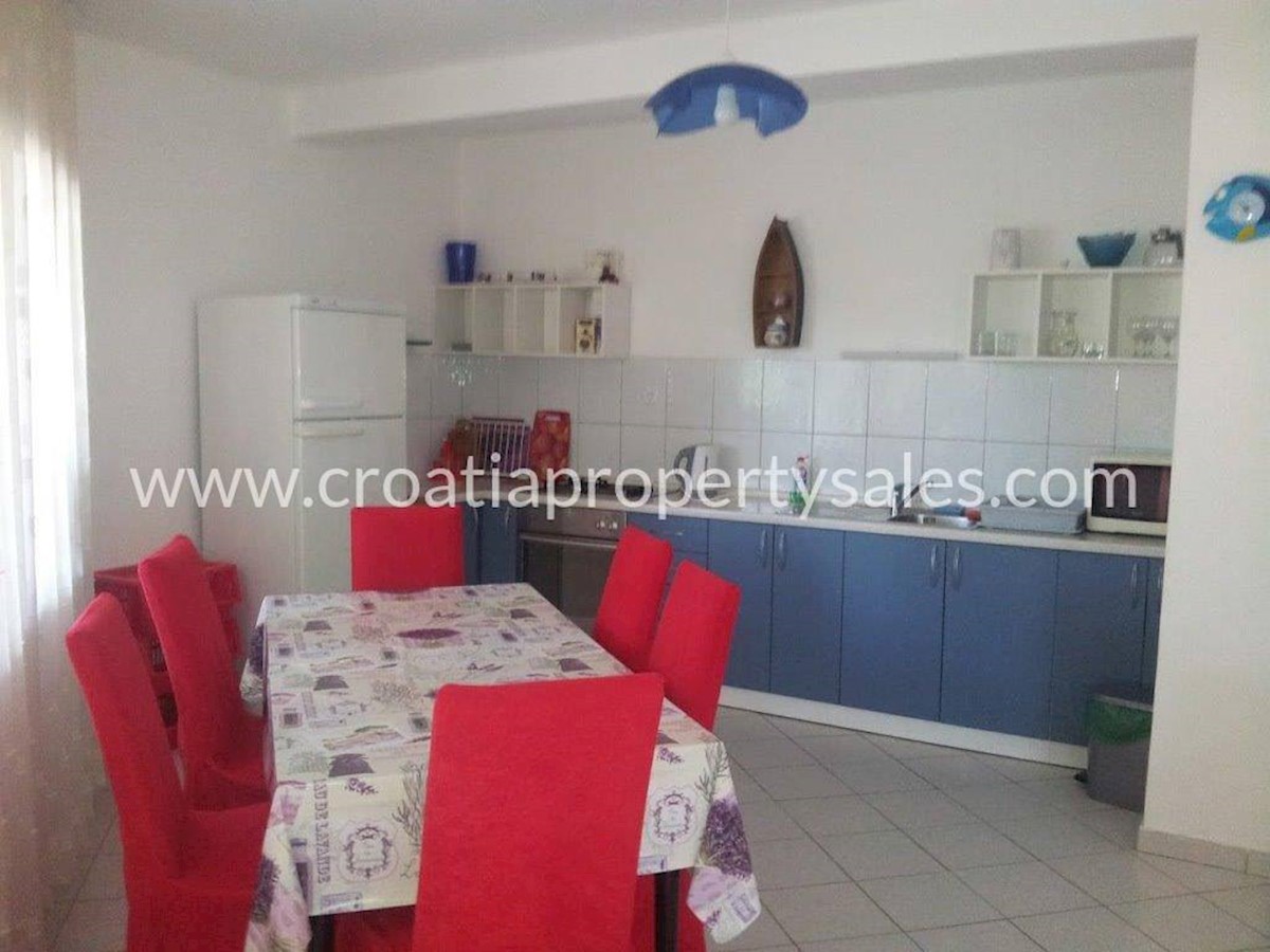 Haus Zu verkaufen - ŠIBENSKO-KNINSKA  ROGOZNICA 