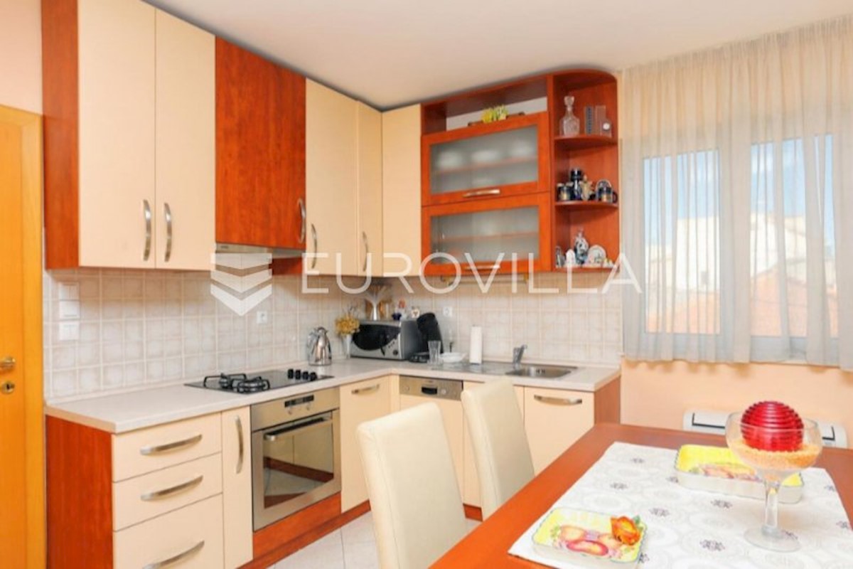 Flat For sale - ŠIBENSKO-KNINSKA  UNEŠIĆ 