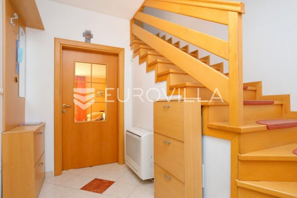 Flat For sale - ŠIBENSKO-KNINSKA  UNEŠIĆ 