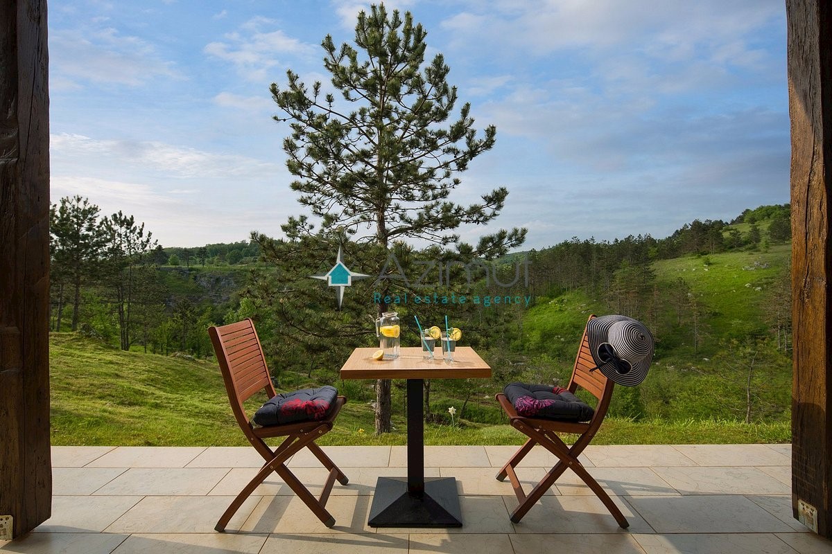 Komerčné Na predaj - ISTARSKA  MOTOVUN 