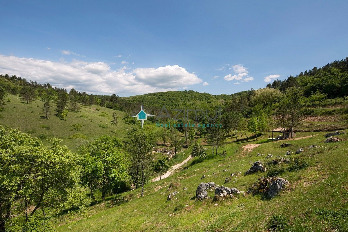 Komerčné Na predaj - ISTARSKA  MOTOVUN 