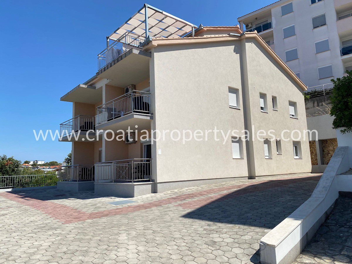 Casa In vendita - SPLITSKO-DALMATINSKA  TROGIR 