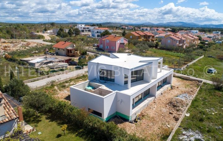 Kuća na prodaju 194 m² – Vodice