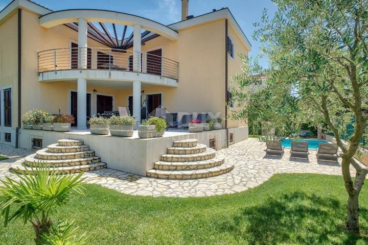 Dům na prodej 350 m² – Medulin