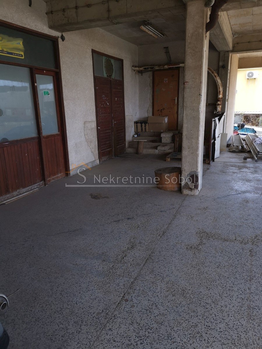 Business premises For rent - PRIMORSKO-GORANSKA MALI LOŠINJ