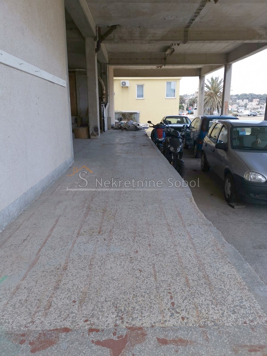 Business premises For rent - PRIMORSKO-GORANSKA MALI LOŠINJ