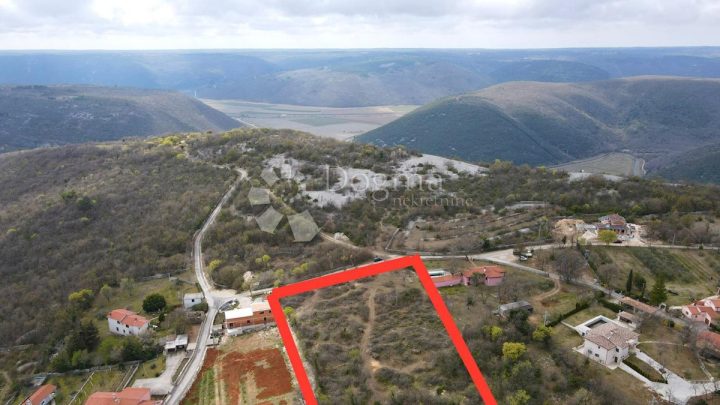 Pozemok na predaj 11584 m² – Labin