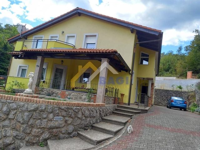 Dům na prodej 376 m² – Matulji