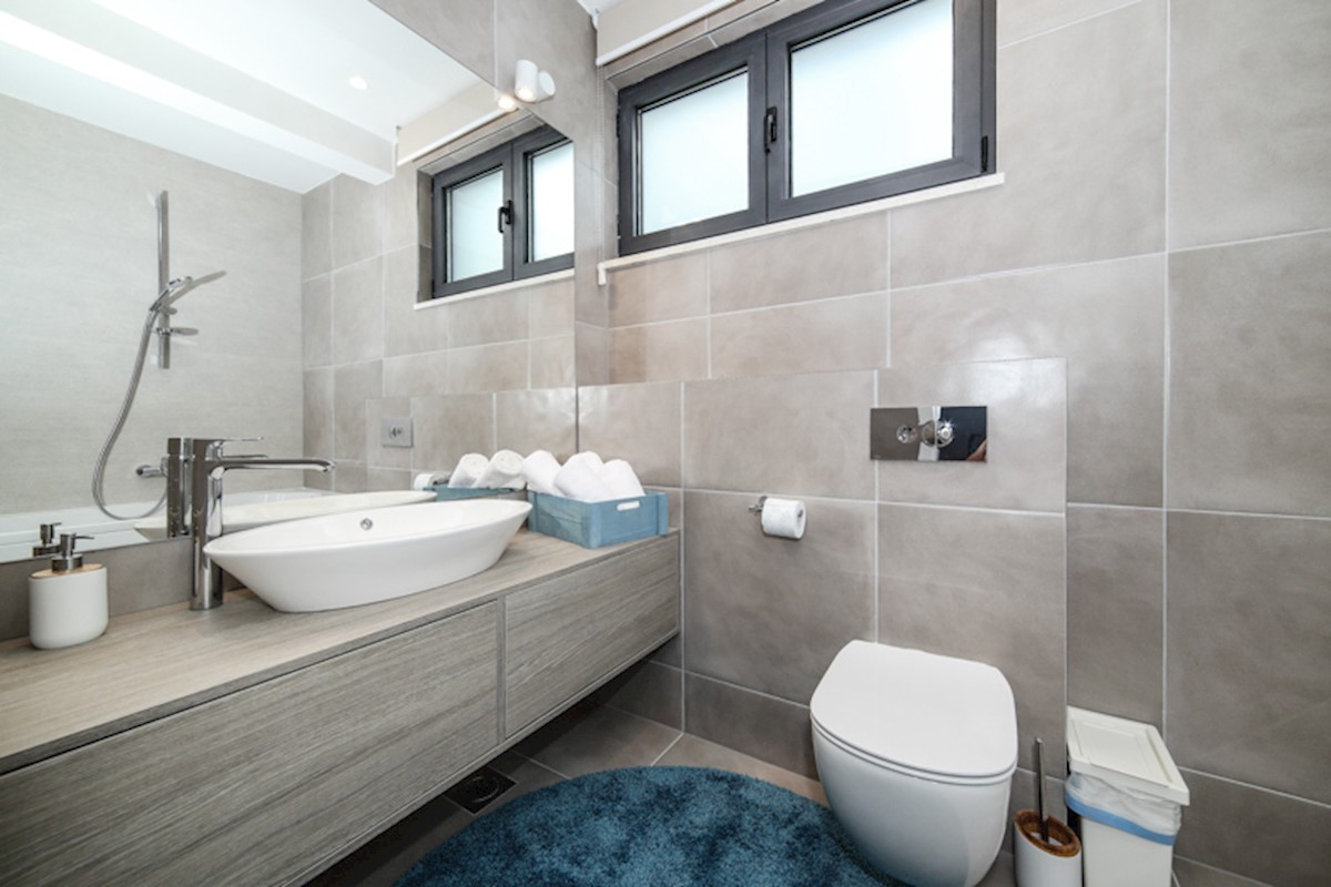 Haus Zu verkaufen - SPLITSKO-DALMATINSKA  ČIOVO 