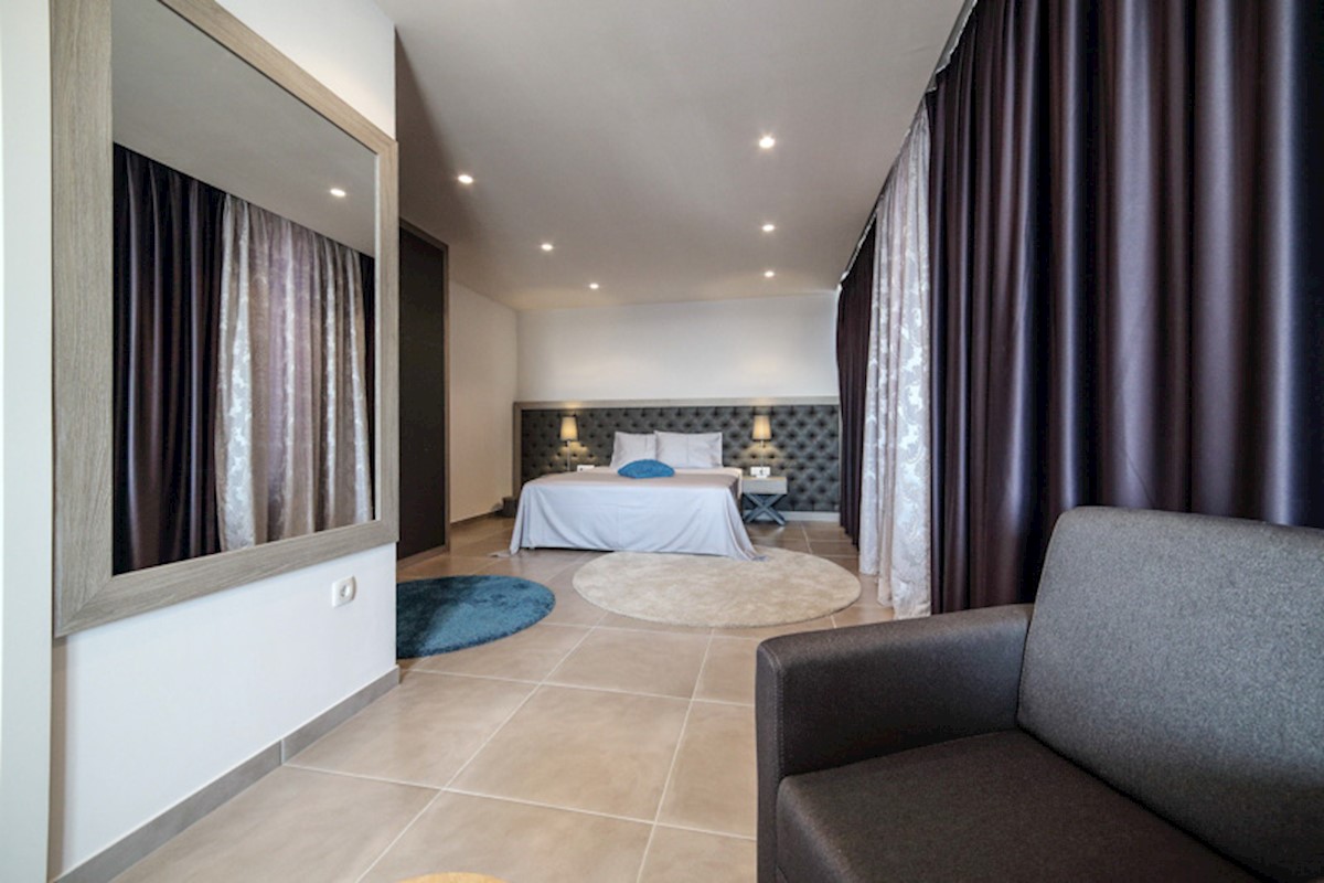 Haus Zu verkaufen - SPLITSKO-DALMATINSKA  ČIOVO 