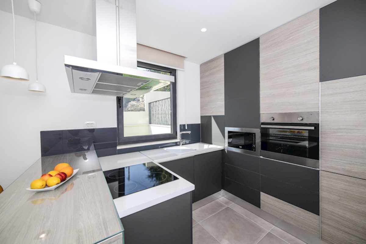 Haus Zu verkaufen - SPLITSKO-DALMATINSKA  ČIOVO 
