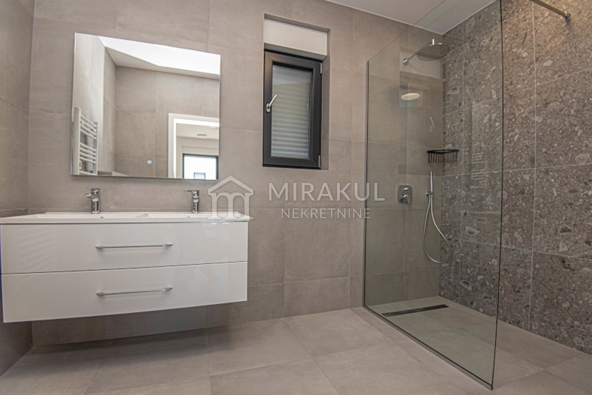House For sale - ŠIBENSKO-KNINSKA  VODICE 