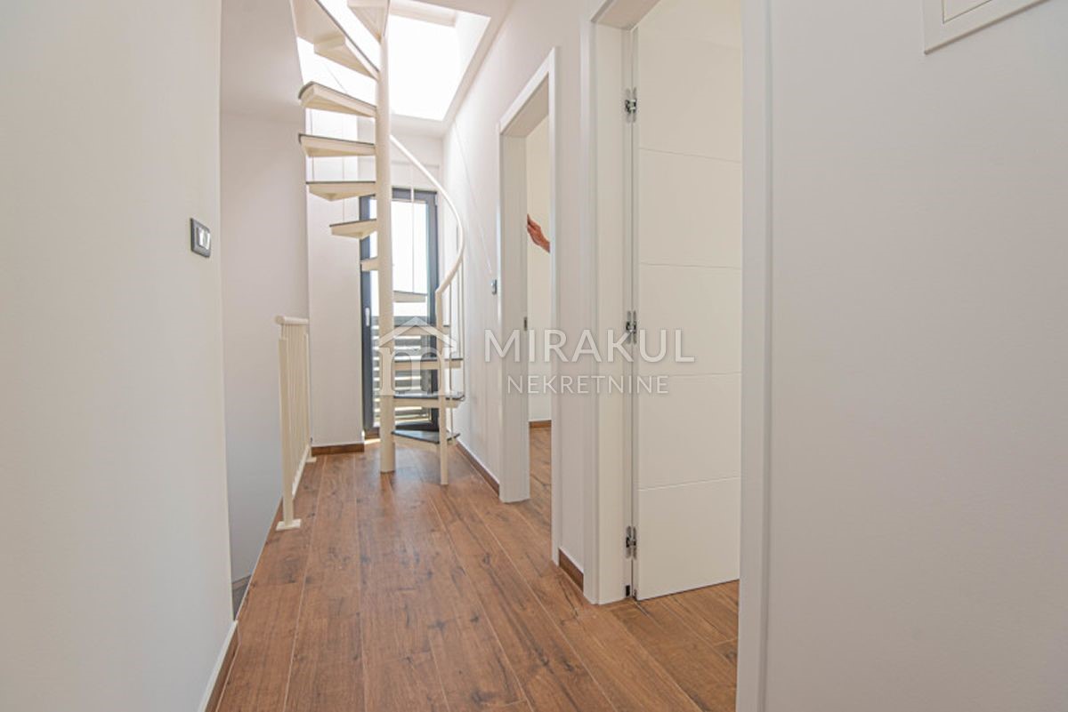 House For sale - ŠIBENSKO-KNINSKA  VODICE 