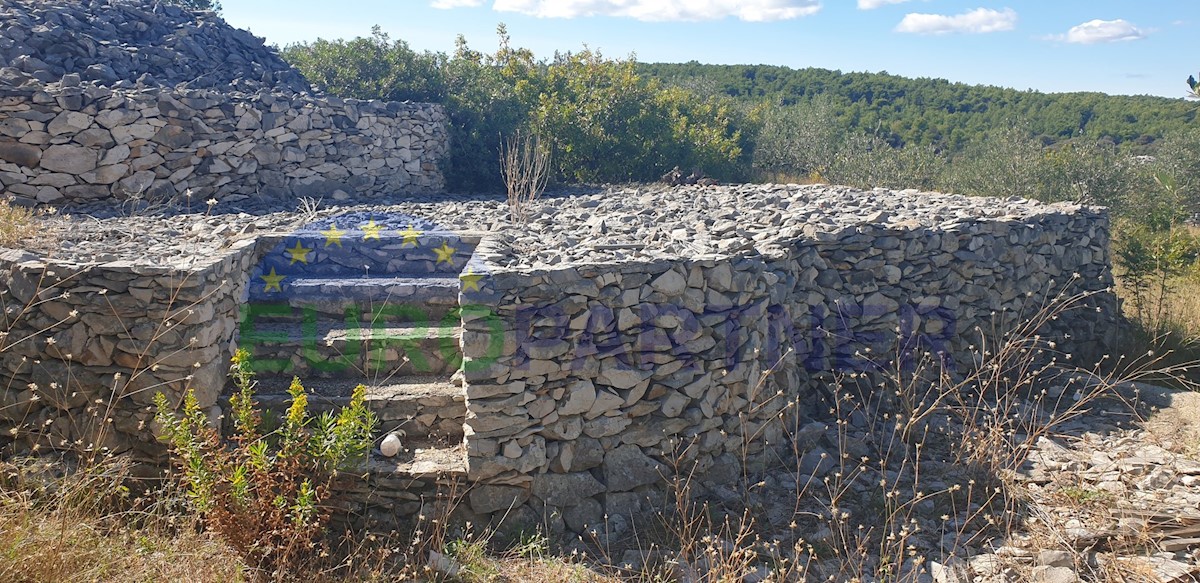 Haus Zu verkaufen - SPLITSKO-DALMATINSKA  SUPETAR 