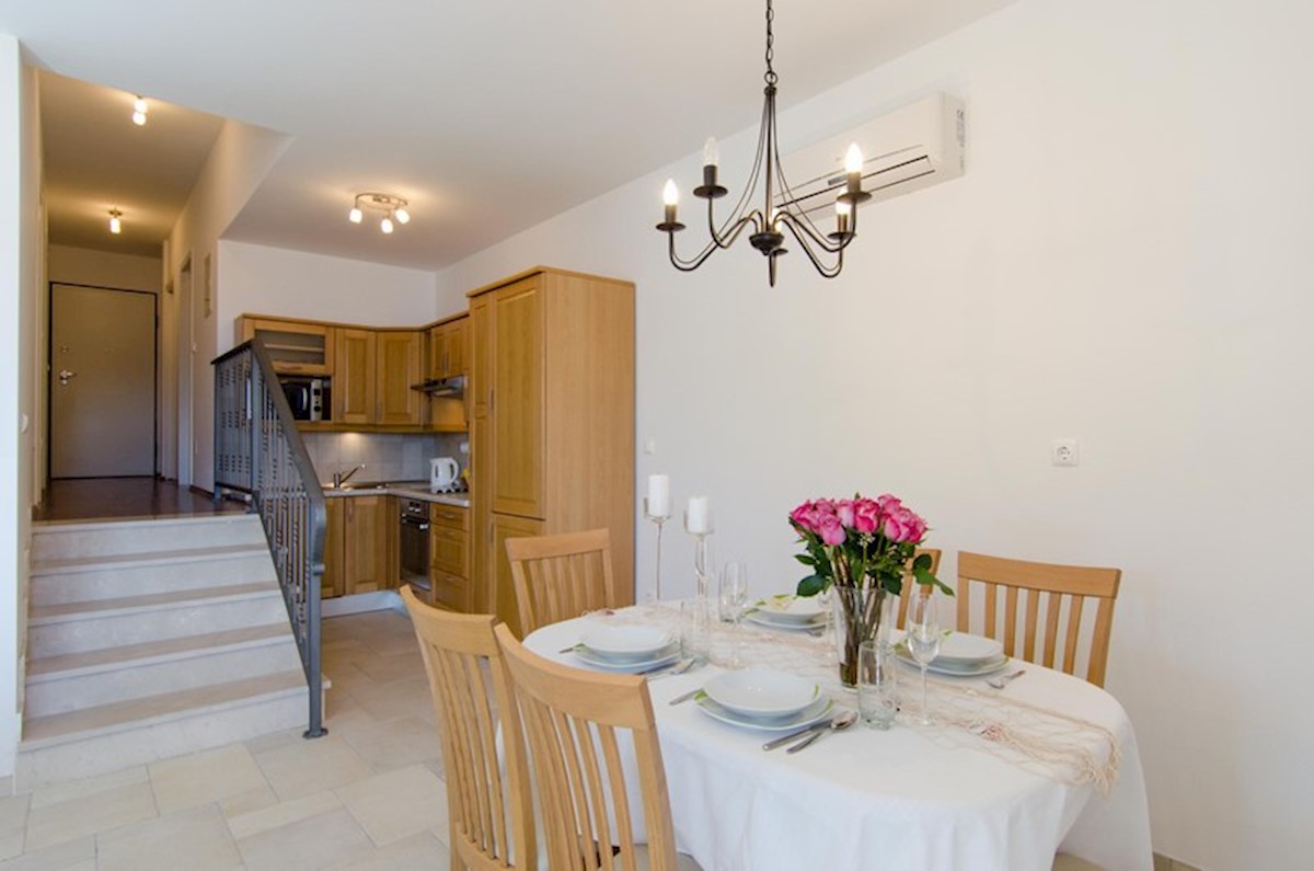 Casa In vendita - SPLITSKO-DALMATINSKA  Šolta