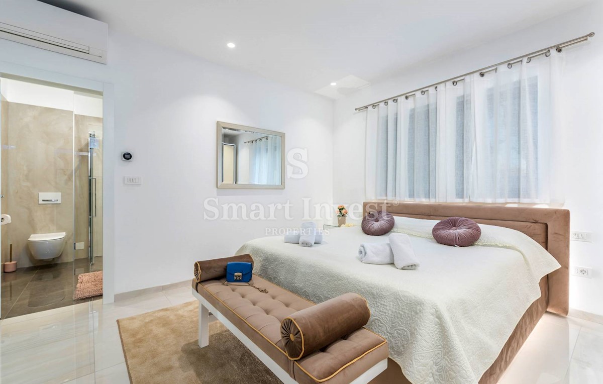 Haus Zu verkaufen - ISTARSKA  POREČ 