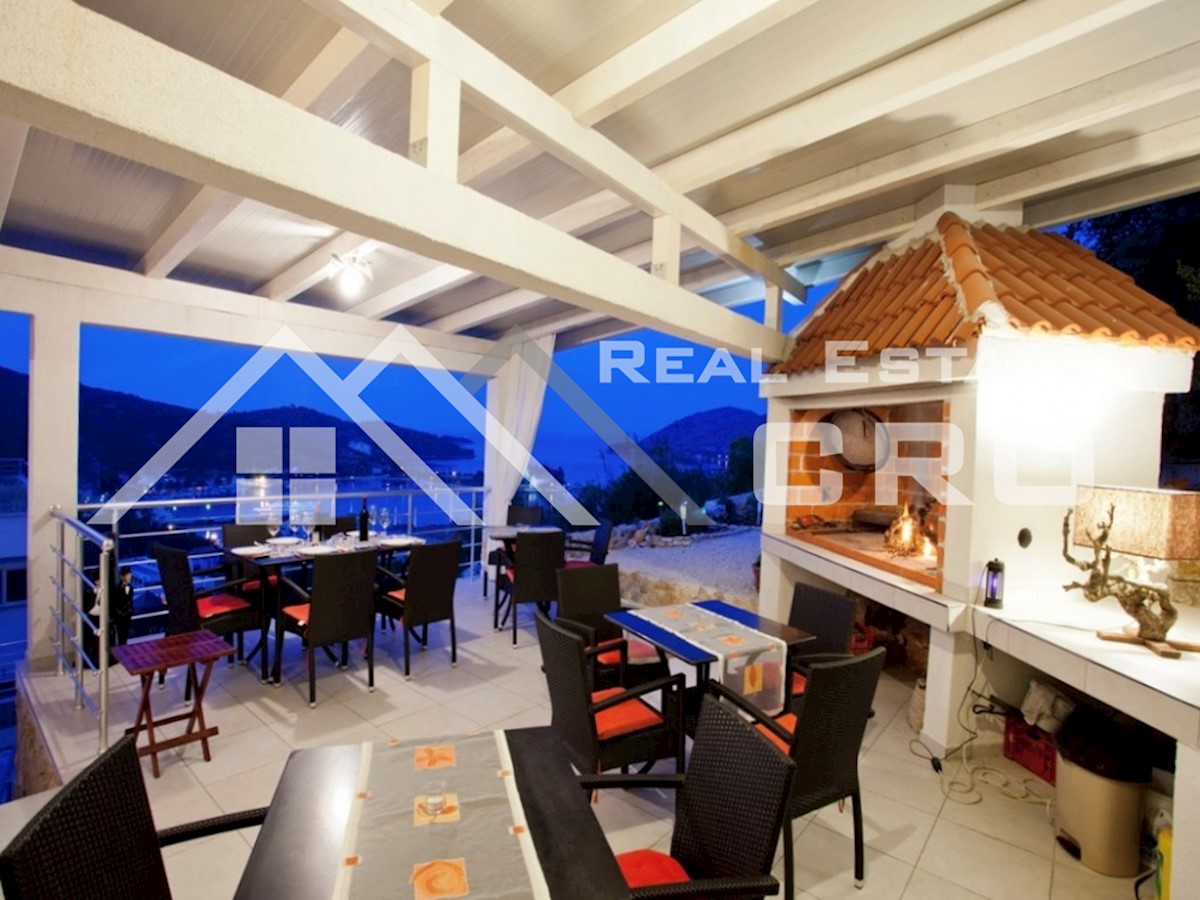 House For sale - SPLITSKO-DALMATINSKA  VIS 