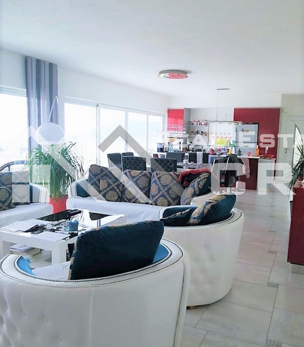 House For sale - SPLITSKO-DALMATINSKA  VIS 