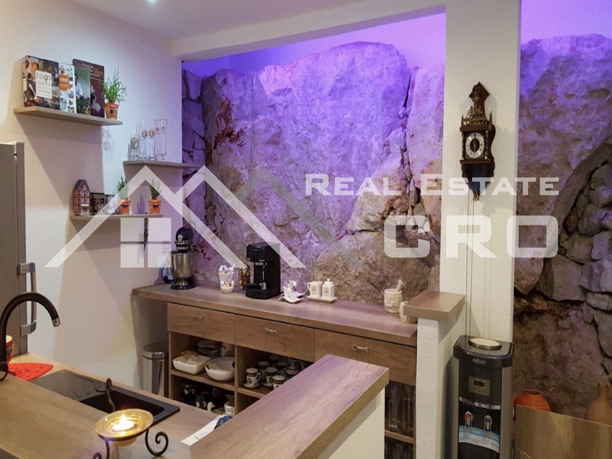House For sale - SPLITSKO-DALMATINSKA  VIS 