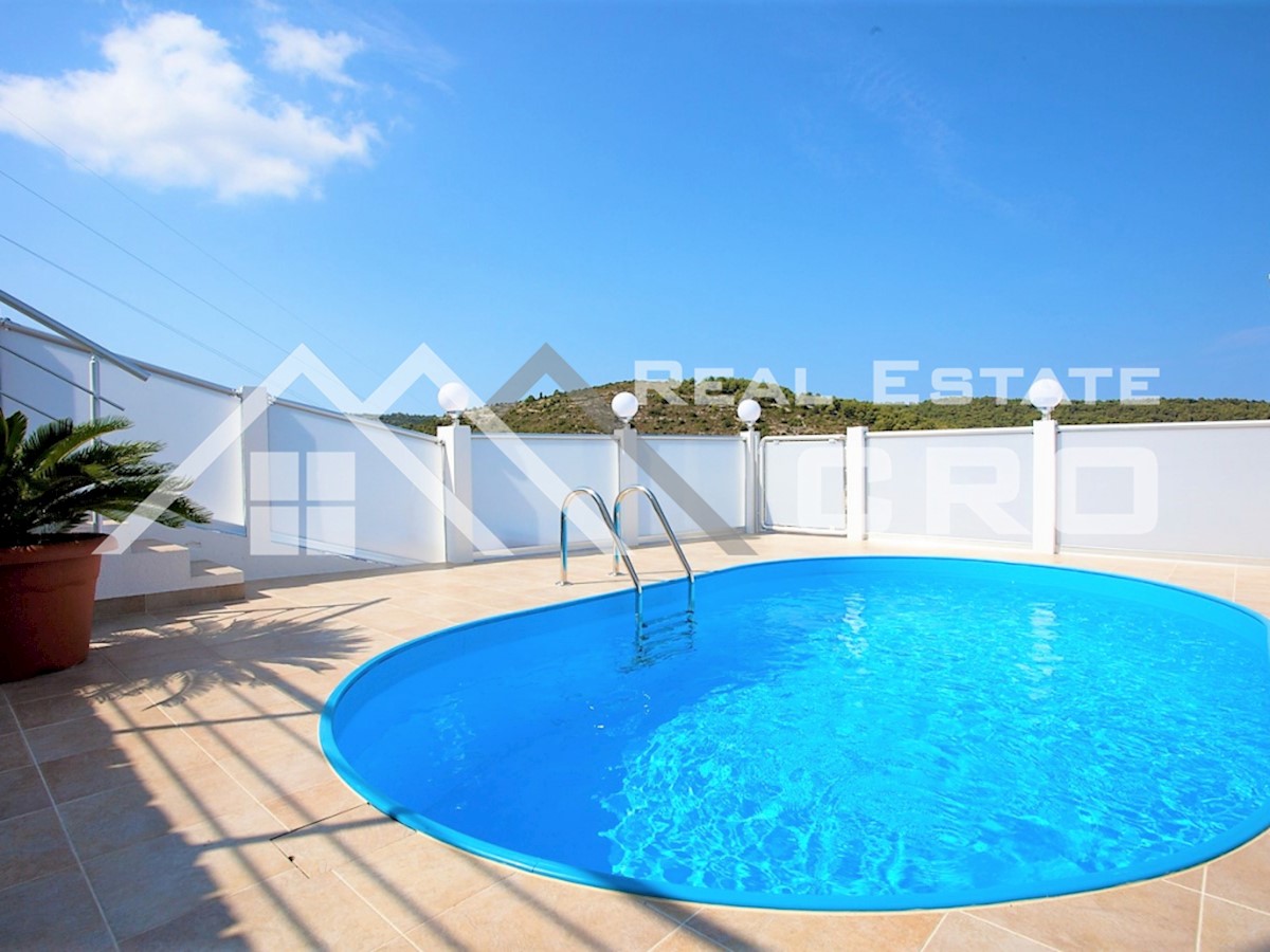 House For sale - SPLITSKO-DALMATINSKA  VIS 