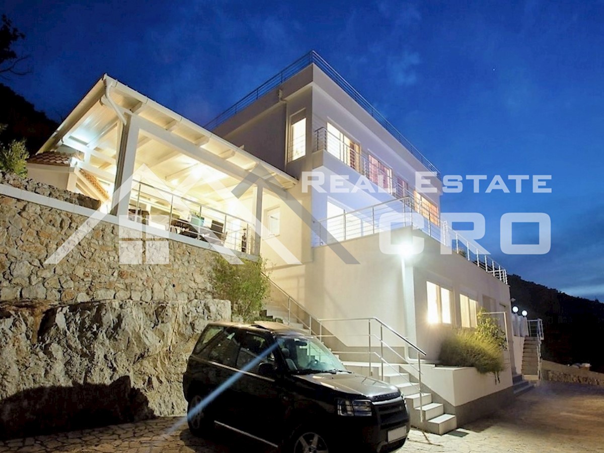 House For sale - SPLITSKO-DALMATINSKA  VIS 