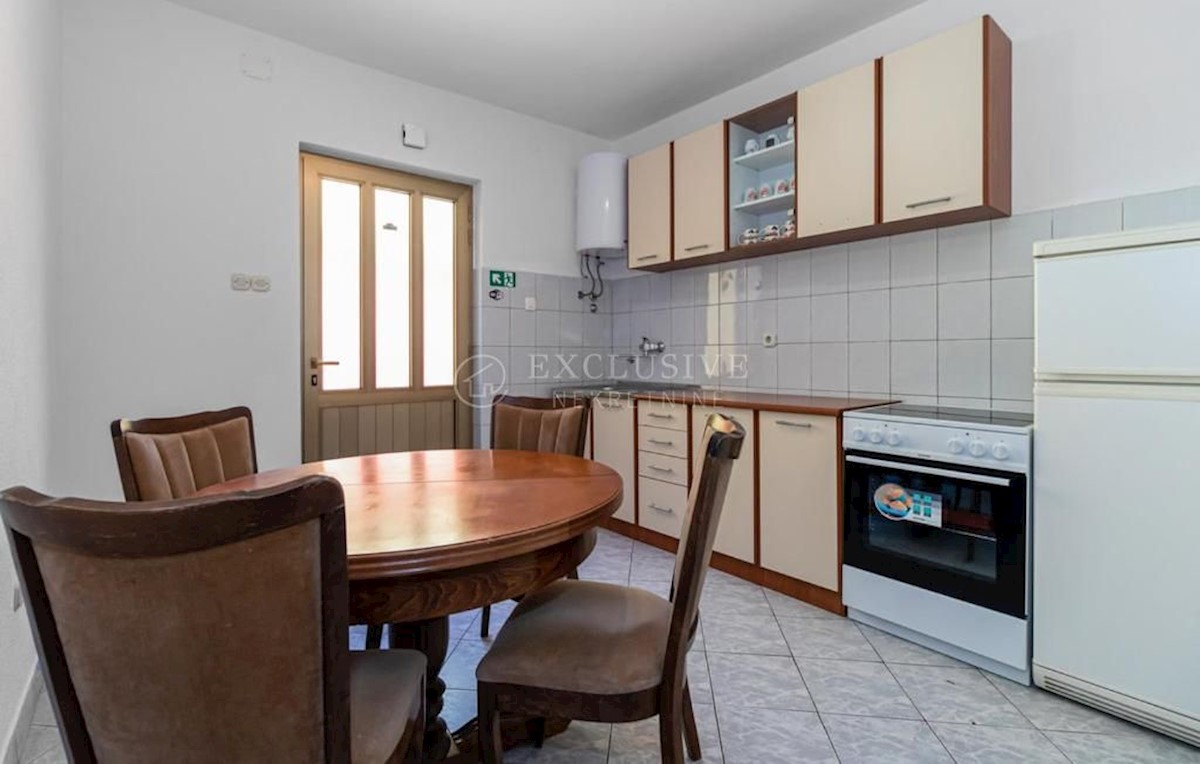 Hiša Na predaj - PRIMORSKO-GORANSKA  CRIKVENICA 