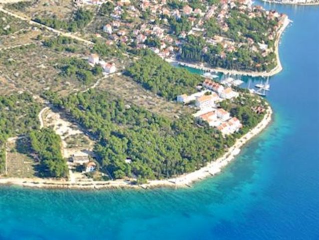 Land for sale 1750 m² – Milna